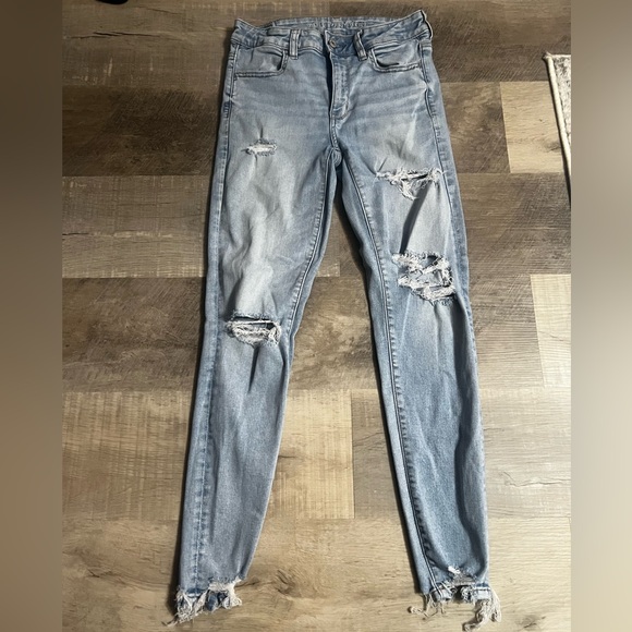 American Eagle Outfitters Light Blue Distressed Skinny Jeans - Picture 1 of 3
